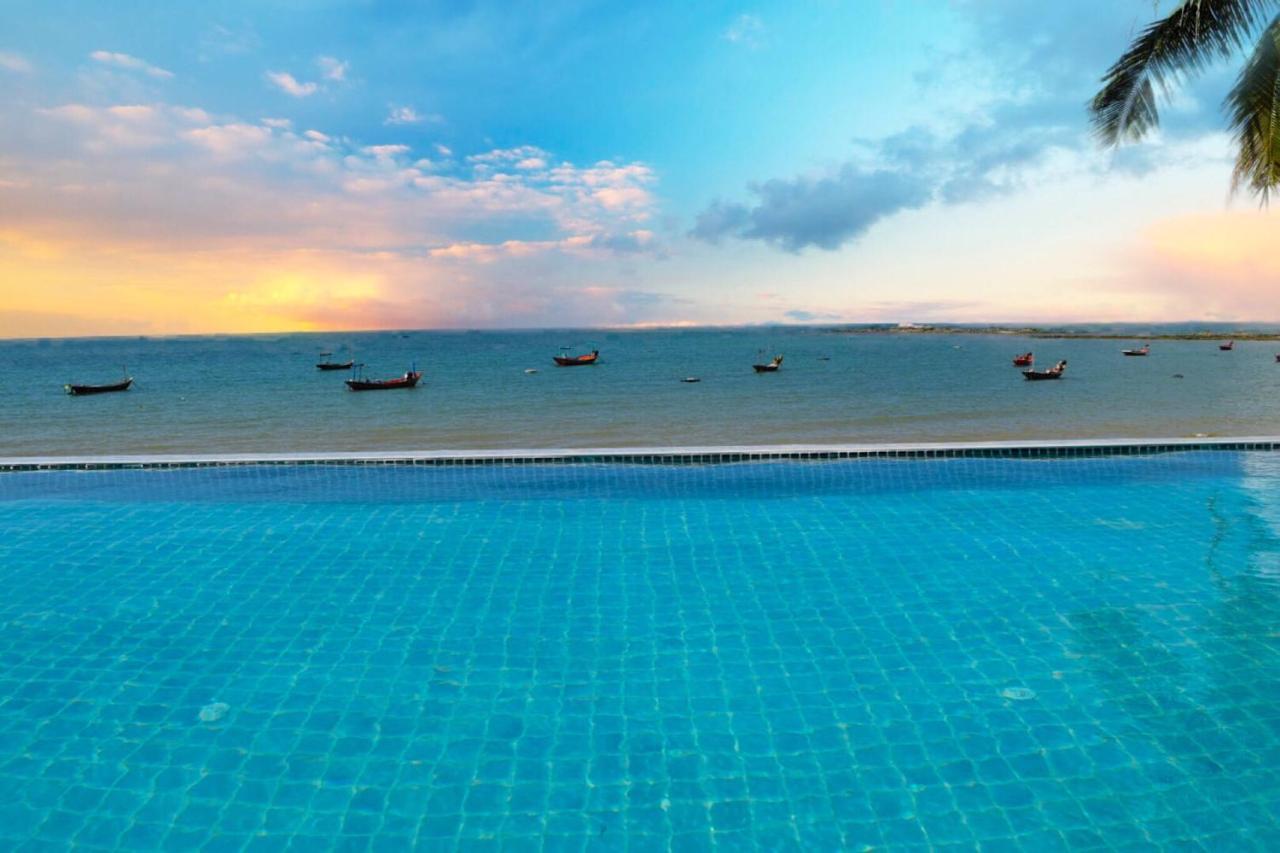 Royal Phala Cliff Beach Resort Ban Chang  Ngoại thất bức ảnh