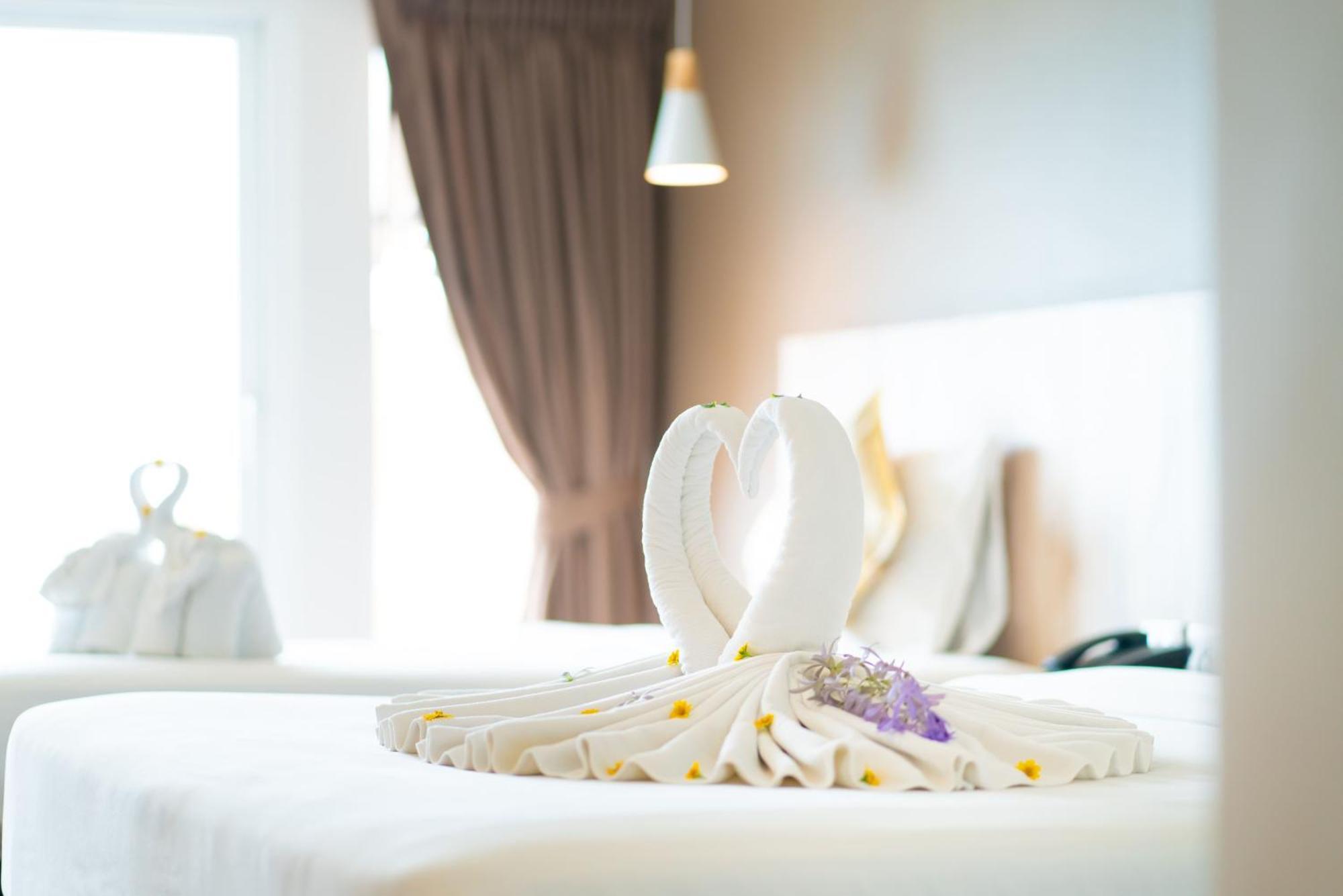 Royal Phala Cliff Beach Resort Ban Chang  Ngoại thất bức ảnh
